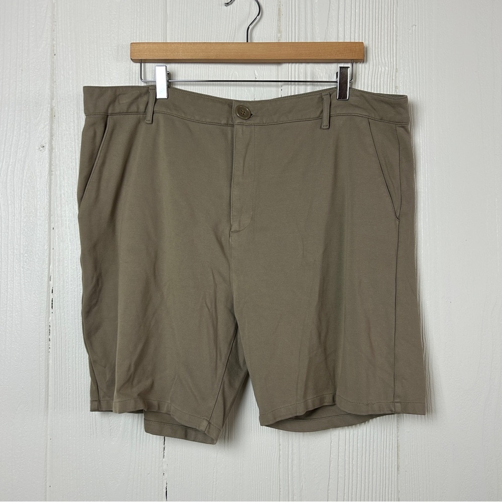 True Classic Men's Tan Flat Front Shorts Size 40